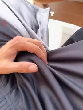 Snapshot of Manu97k chatting on 11/04/25, 01:43 Manu97k online show from 11/04/25, 01:43