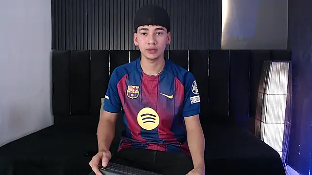 Dominic ghost online show from 07/18/26, 08:34