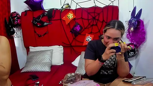 Snapshot of IsabelaANDalahia chatting on 10/29/25, 01:46 IsabelaANDalahia online show from 10/29/25, 01:46