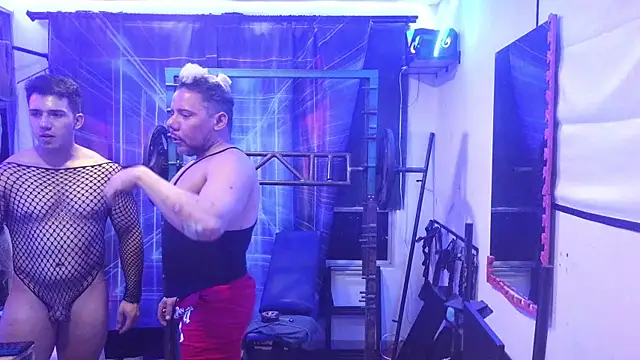 Snapshot of Liam_forest_ chatting on 11/21/25, 02:43 Liam forest online show from 11/21/25, 02:43