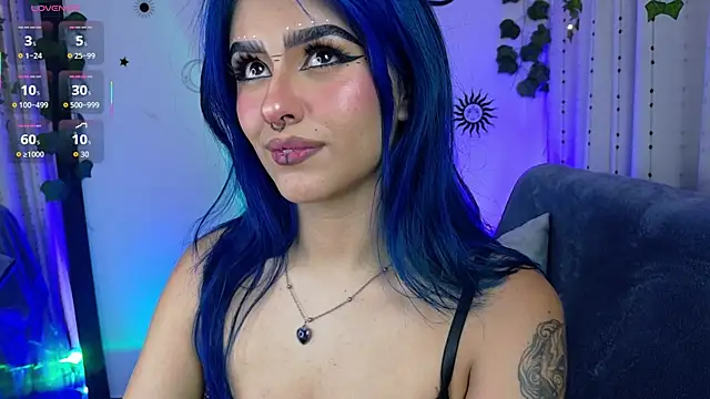 Snapshot of blue_kitten chatting on 06/12/26, 04:11 blue kitten online show from 06/12/26, 04:11