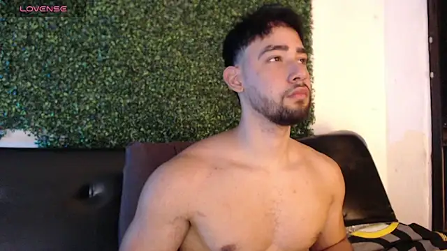 Snapshot of sam_ford_2 chatting on 09/14/25, 12:32 sam ford 2 online show from 09/14/25, 12:32