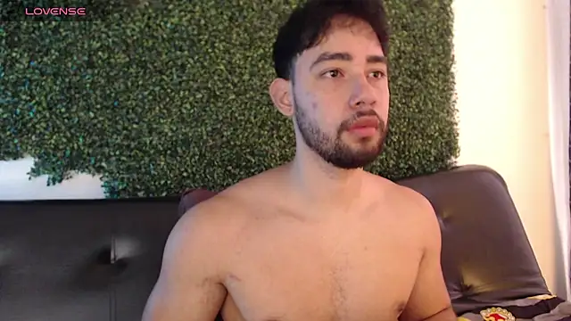 Snapshot of sam_ford_2 chatting on 10/03/25, 12:57 sam ford 2 online show from 10/03/25, 12:57