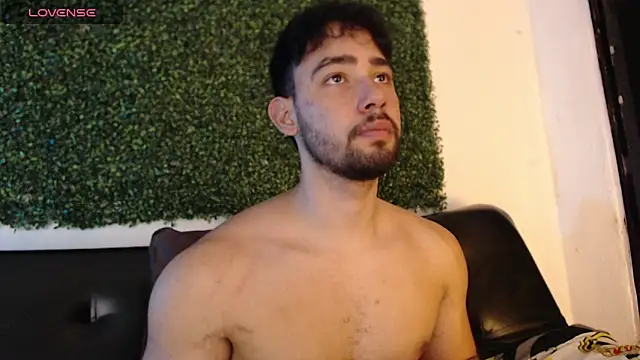 Snapshot of sam_ford_2 chatting on 11/03/25, 11:37 sam ford 2 online show from 11/03/25, 11:37