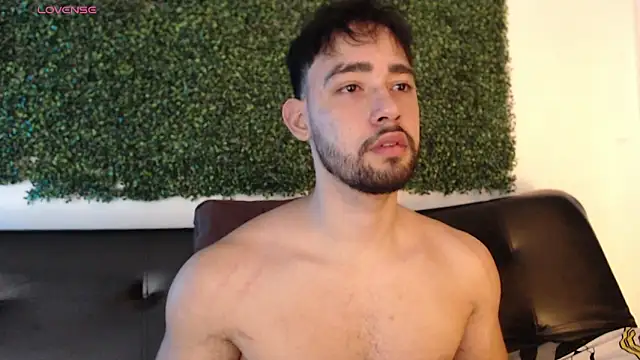 Snapshot of sam_ford_2 chatting on 11/10/25, 11:26 sam ford 2 online show from 11/10/25, 11:26