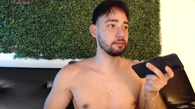 Snapshot of sam_ford_2 chatting on 11/13/25, 12:09 sam ford 2 online show from 11/13/25, 12:09