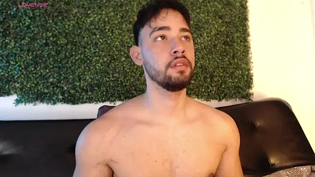 Snapshot of sam_ford_2 chatting on 11/26/25, 12:00 sam ford 2 online show from 11/26/25, 12:00