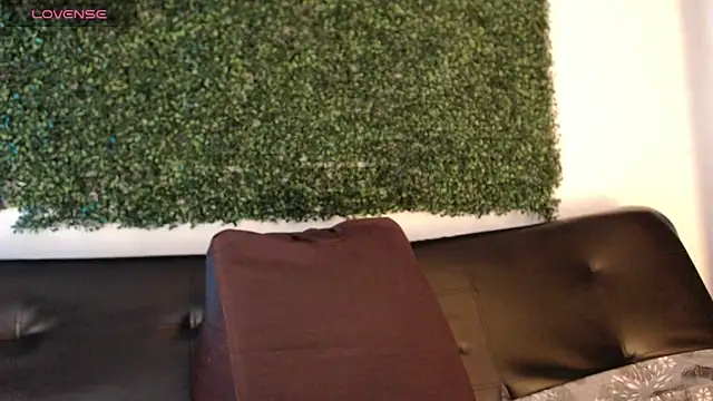 Snapshot of sam_ford_2 chatting on 12/04/25, 11:46 sam ford 2 online show from 12/04/25, 11:46