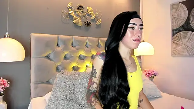 Snapshot of athziry_g chatting on 11/06/25, 04:57 athziry g online show from 11/06/25, 04:57