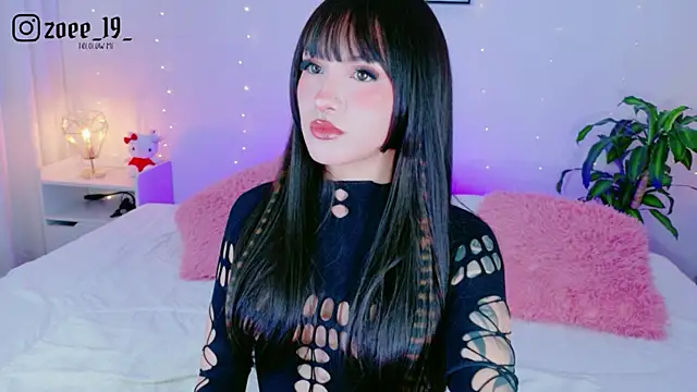 Snapshot of cuteezoe chatting on 03/25/26, 03:56 cuteezoe online show from 03/25/26, 03:56
