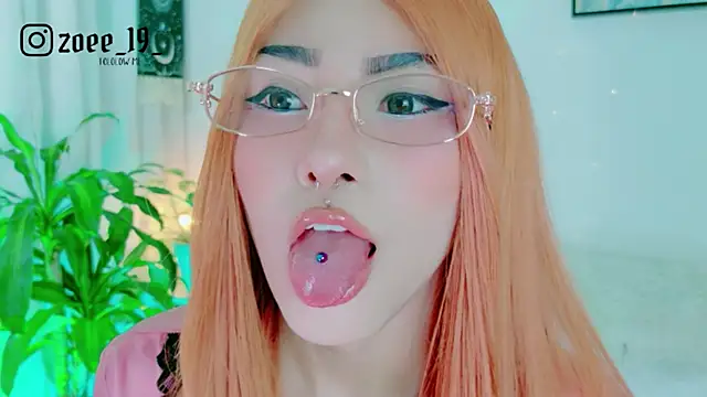Snapshot of cuteezoe chatting on 06/10/26, 04:34 cuteezoe online show from 06/10/26, 04:34