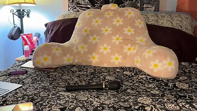 Snapshot of onlysunidreamss chatting on 10/14/25, 01:17 onlysunidreamss online show from 10/14/25, 01:17