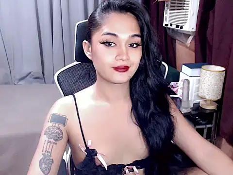 Snapshot of Sassy-Margaux chatting on 10/17/25, 02:19 Sassy-Margaux online show from 10/17/25, 02:19