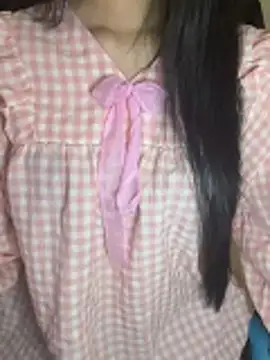 Snapshot of Dolly282 chatting on 04/15/26, 11:27 Dolly282 online show from 04/15/26, 11:27