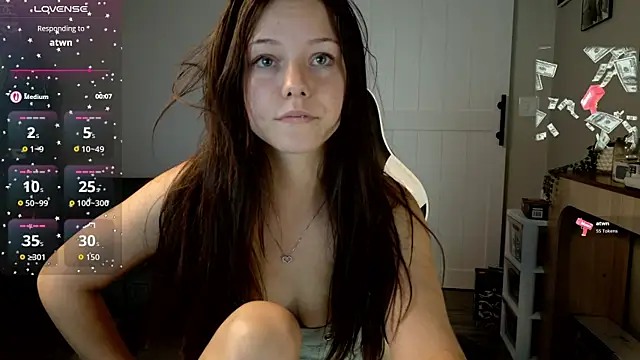 Snapshot of lilbbyily chatting on 07/17/26, 01:34 lilbbyily online show from 07/17/26, 01:34