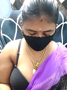 Snapshot of Tamil_Lotus chatting on 06/05/26, 05:18 Tamil Lotus online show from 06/05/26, 05:18
