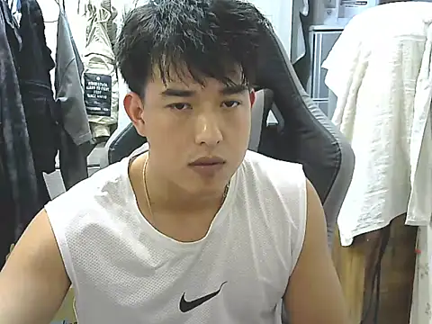 Snapshot of hunterXhan chatting on 11/11/25, 01:33 hunterXhan online show from 11/11/25, 01:33