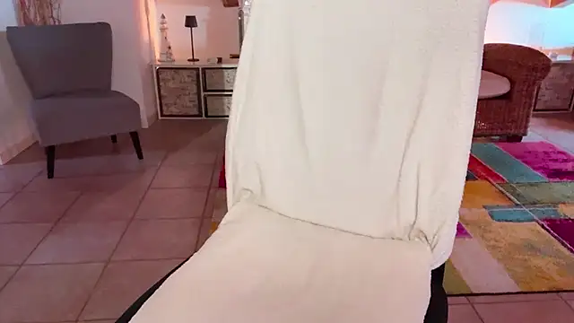 Snapshot of kyliebri chatting on 09/21/25, 12:51 kyliebri online show from 09/21/25, 12:51