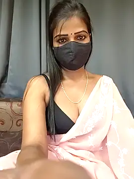 Snapshot of Misss-julli chatting on 10/11/25, 04:38 Misss-julli online show from 10/11/25, 04:38