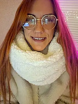 SlimBellaa online show from 10/28/25, 09:17