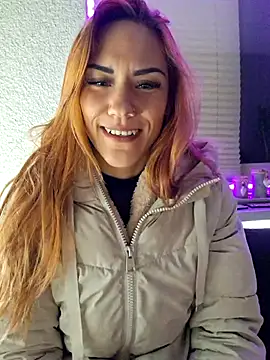 SlimBellaa online show from 11/28/25, 09:17