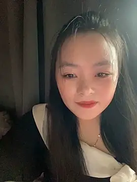 Julia-Elsa online show from 09/11/25, 04:23