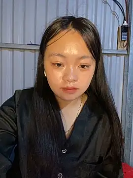 Julia-Elsa online show from 10/12/25, 05:23