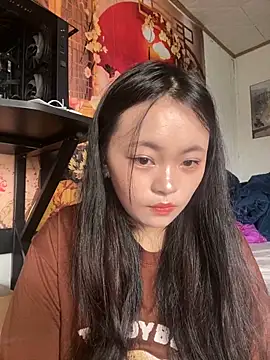 Julia-Elsa online show from 10/15/25, 03:28