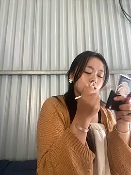 Julia-Elsa online show from 10/18/25, 04:04