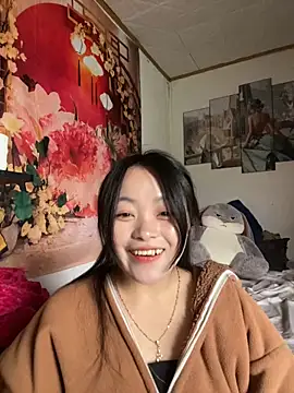 Julia-Elsa online show from 10/22/25, 03:51