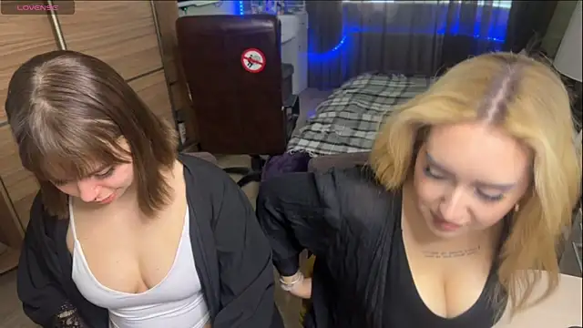 Snapshot of xxx_sandra_ chatting on 06/12/26, 12:59 xxx sandra online show from 06/12/26, 12:59