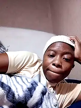 Snapshot of sexyhotchic93 chatting on 10/16/25, 08:15 sexyhotchic93 online show from 10/16/25, 08:15