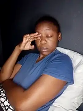 Snapshot of sexyhotchic93 chatting on 10/28/25, 12:03 sexyhotchic93 online show from 10/28/25, 12:03