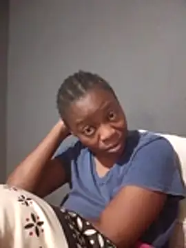 Snapshot of sexyhotchic93 chatting on 10/28/25, 07:38 sexyhotchic93 online show from 10/28/25, 07:38