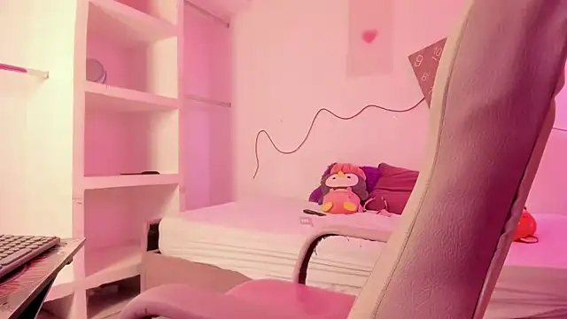 Valy hot online show from 10/17/25, 04:31