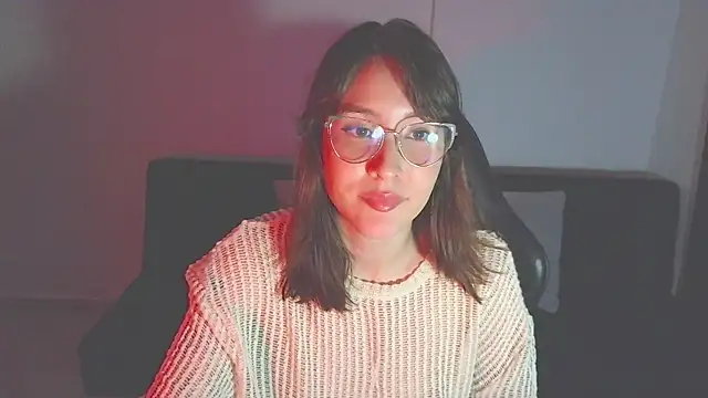 Snapshot of Yulienneg chatting on 04/30/26, 12:50 Yulienneg online show from 04/30/26, 12:50