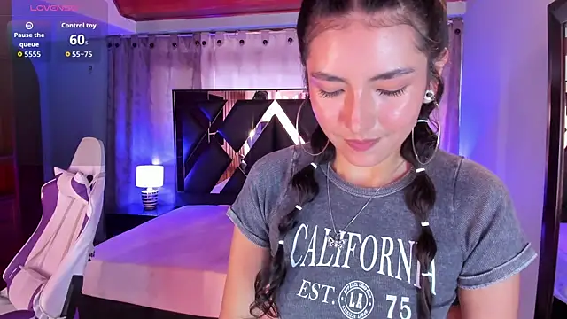 Snapshot of sweet-muse chatting on 10/18/25, 06:52 sweet-muse online show from 10/18/25, 06:52