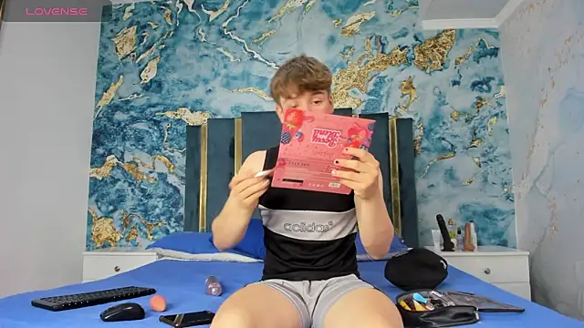 TaylerWhite online show from 12/01/25, 12:10