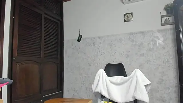 marly charm  online show from 10/30/25, 04:14