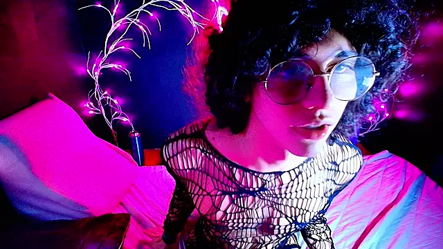 noahxtar online show from 10/12/25, 03:22