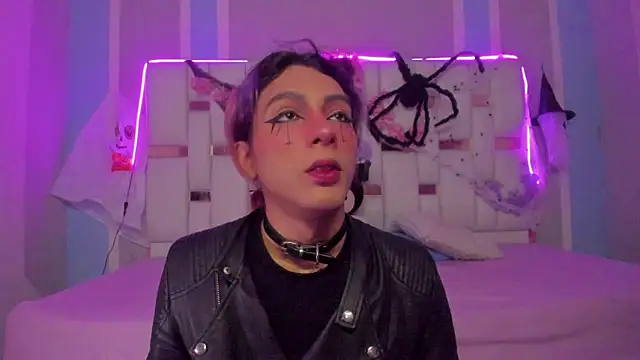 Snapshot of MilkWhore1 chatting on 10/29/25, 08:21 MilkWhore1 online show from 10/29/25, 08:21