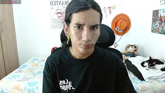 Snapshot of Max0n_ chatting on 11/08/25, 01:50 Max0n online show from 11/08/25, 01:50