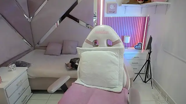 Mia garcia28 online show from 11/19/25, 07:36