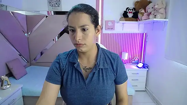 Mia garcia28 online show from 07/14/26, 08:03