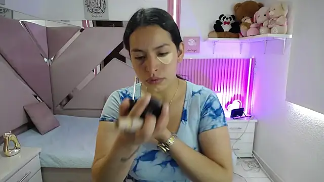 Mia garcia28 online show from 07/15/26, 03:39