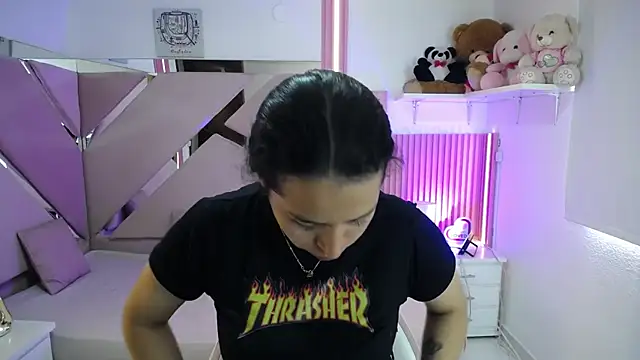 Mia garcia28 online show from 07/17/26, 04:23