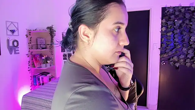 Lana Herondale online show from 11/26/25, 09:10