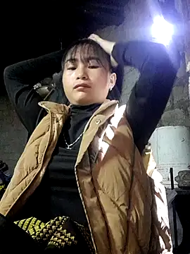 Snapshot of Sunyinn chatting on 11/04/25, 01:16 Sunyinn online show from 11/04/25, 01:16