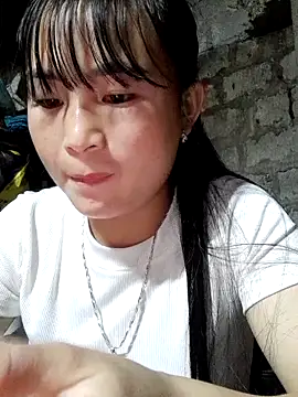 Snapshot of Sunyinn chatting on 11/06/25, 10:05 Sunyinn online show from 11/06/25, 10:05