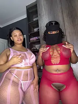 Snapshot of Thick_Ass_Barbiie chatting on 02/19/26, 07:32 Thick Ass Barbiie online show from 02/19/26, 07:32